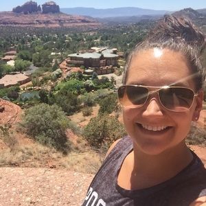 Meet your Posher, Jennifer